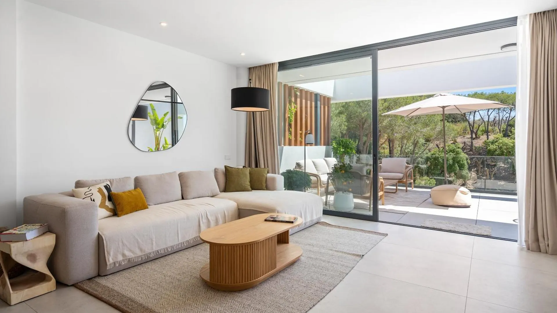 شقة Marbella Dunes Penthouse - Brand New, Splendid Rooftop, Pool & Sea View