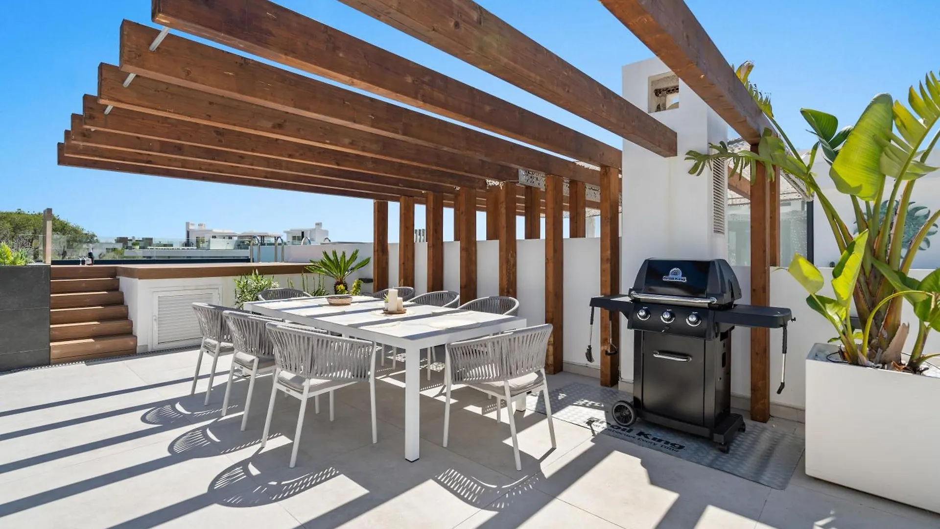 Marbella Dunes Penthouse - Brand New, Splendid Rooftop, Pool & Sea View