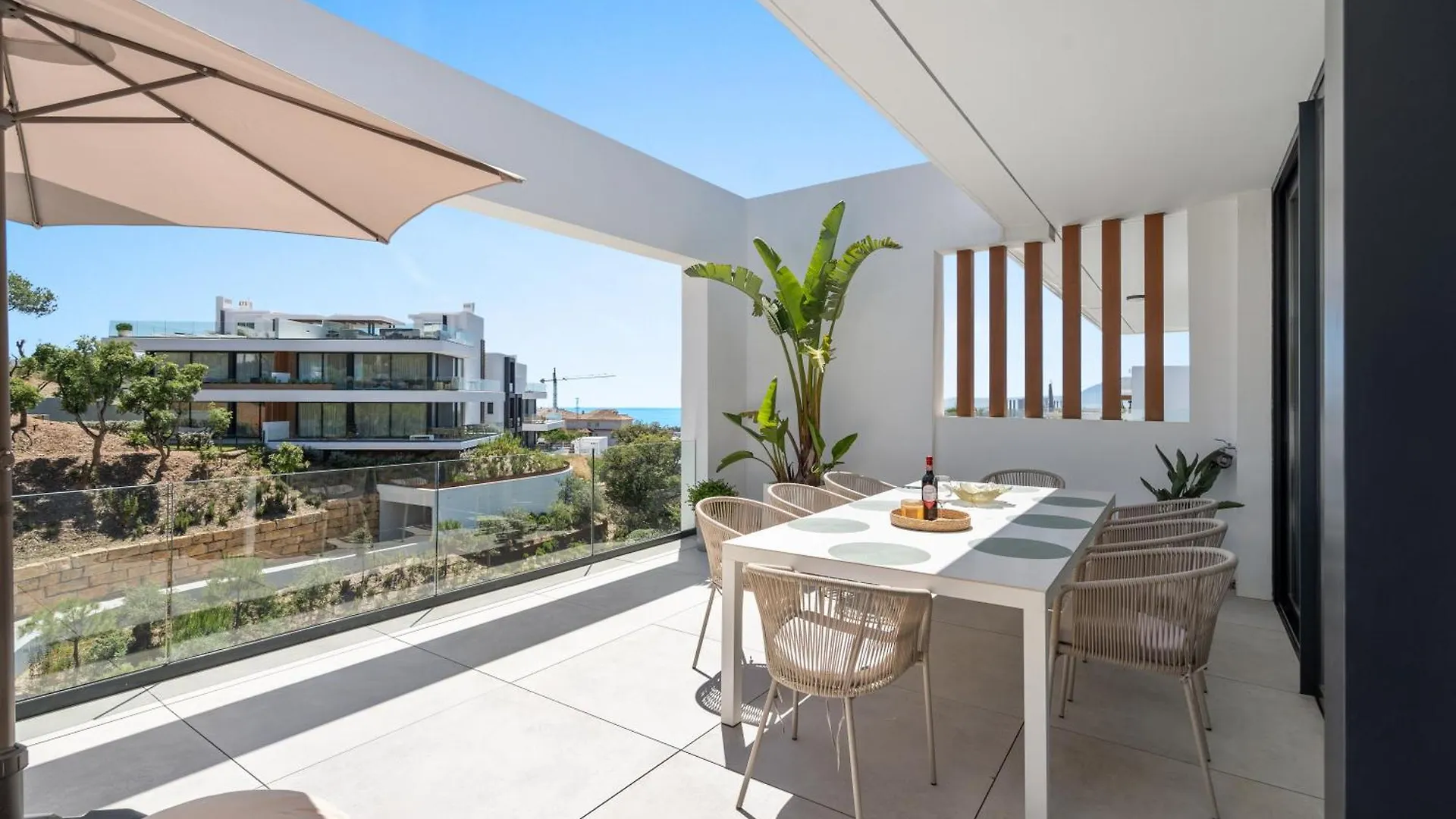 شقة Marbella Dunes Penthouse - Brand New, Splendid Rooftop, Pool & Sea View