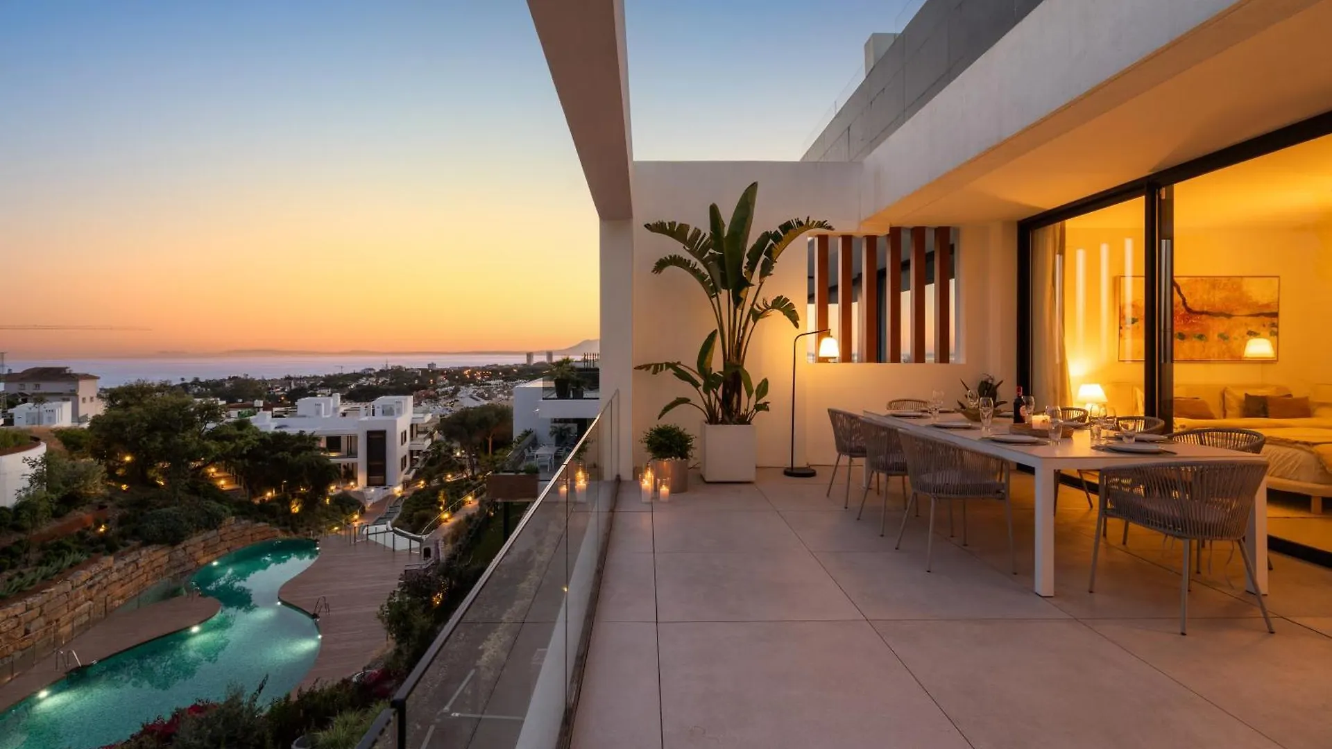 Apartamento Marbella Dunes Penthouse - Brand New, Splendid Rooftop, Pool & Sea View