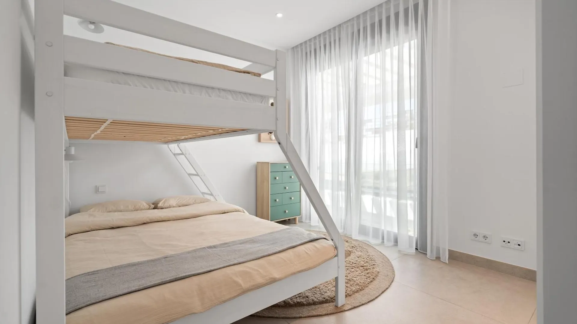 Marbella Dunes Penthouse - Brand New, Splendid Rooftop, Pool & Sea View
