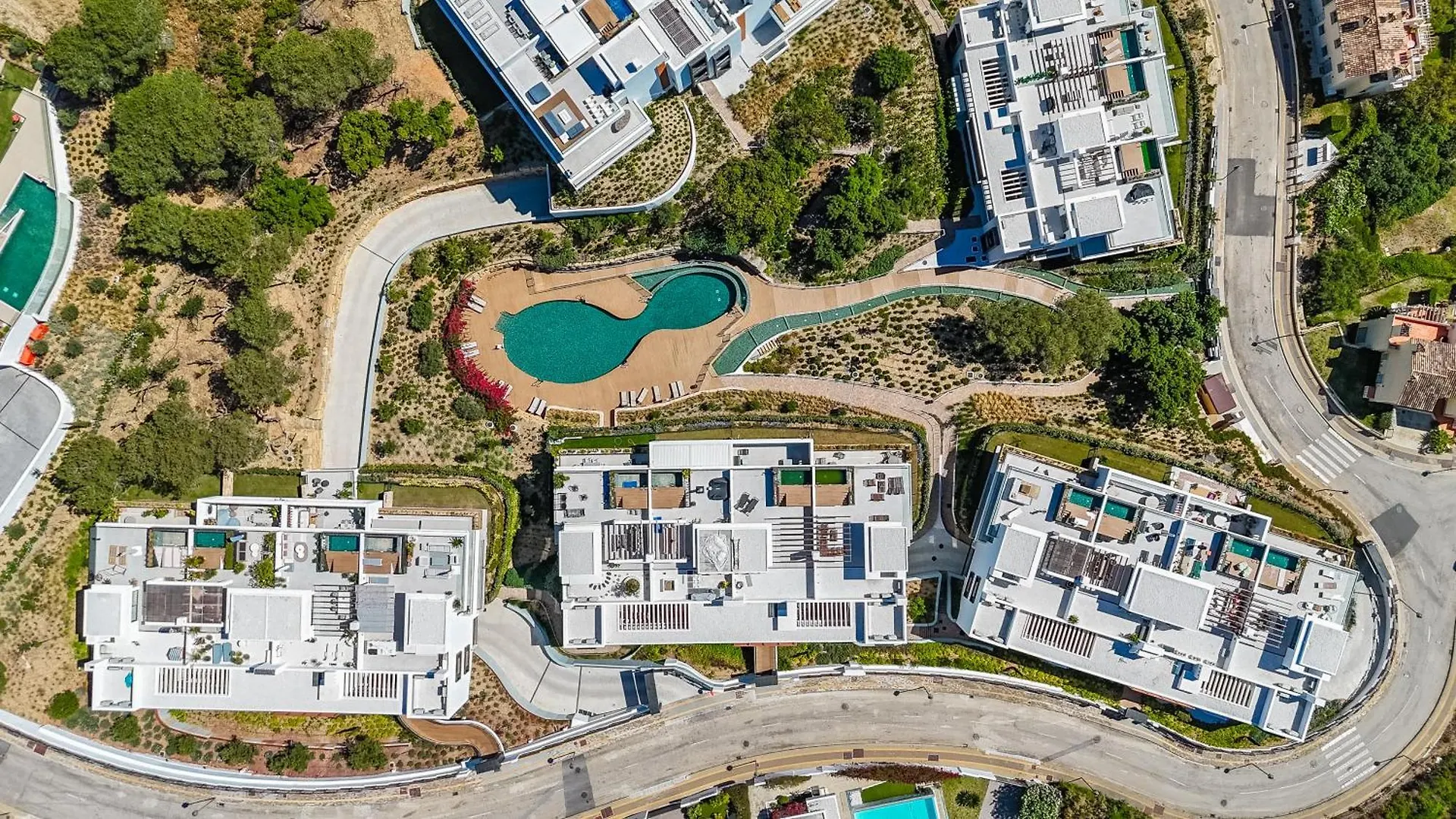 Marbella Dunes Penthouse - Brand New, Splendid Rooftop, Pool & Sea View Espanha