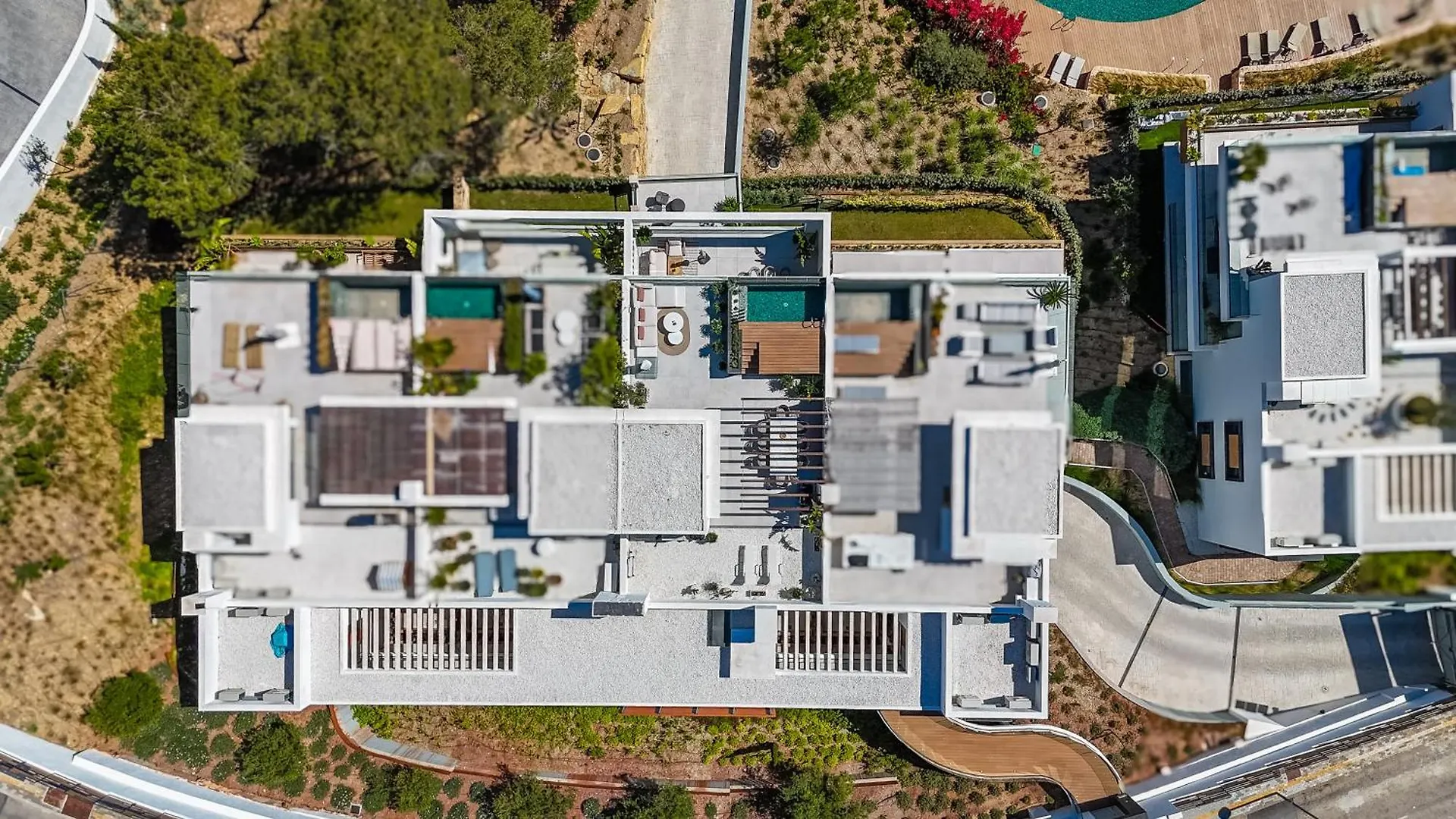 Marbella Dunes Penthouse - Brand New, Splendid Rooftop, Pool & Sea View 0*,  Espanha