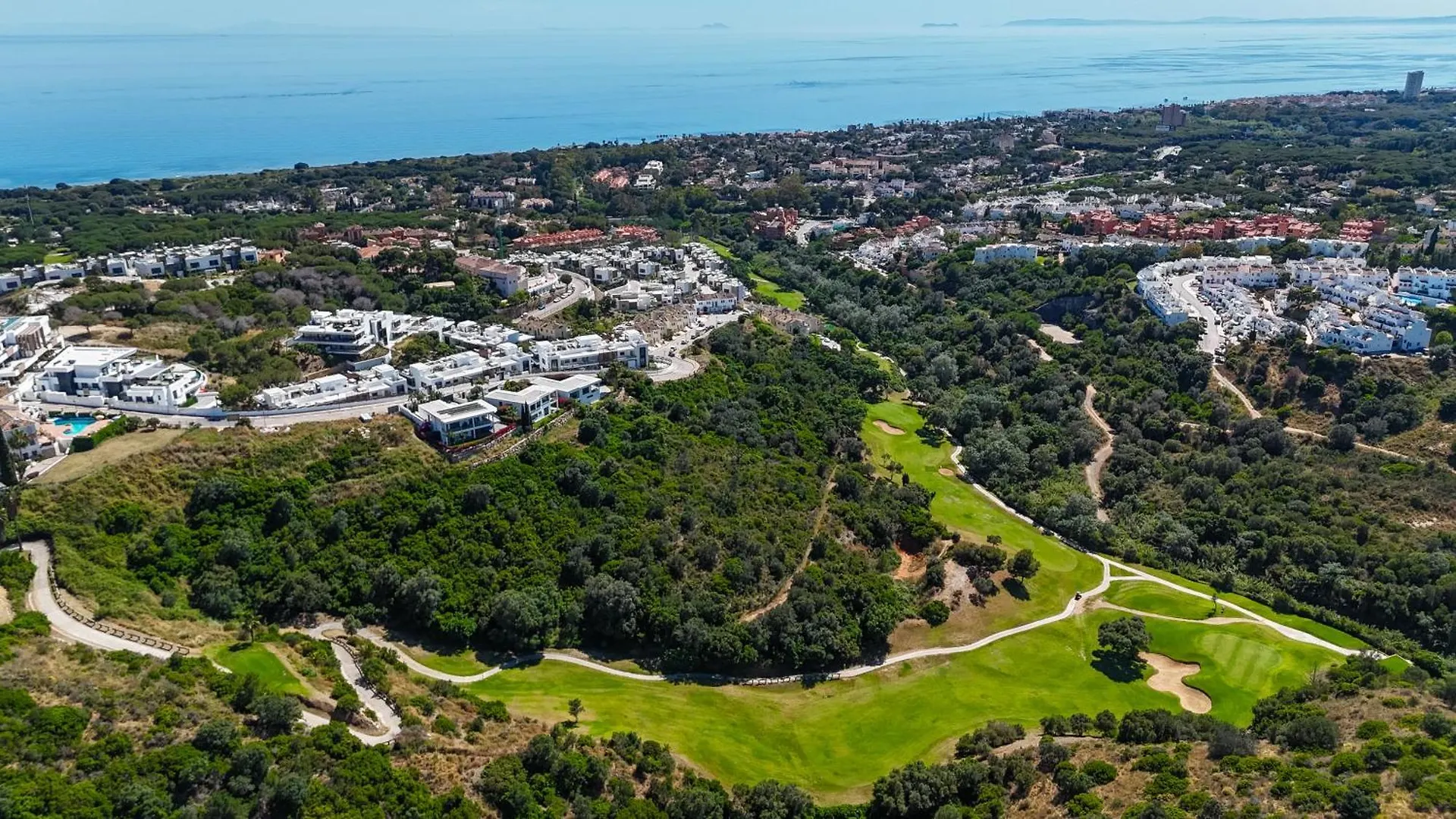 Marbella Dunes Penthouse - Brand New, Splendid Rooftop, Pool & Sea View Apartamento