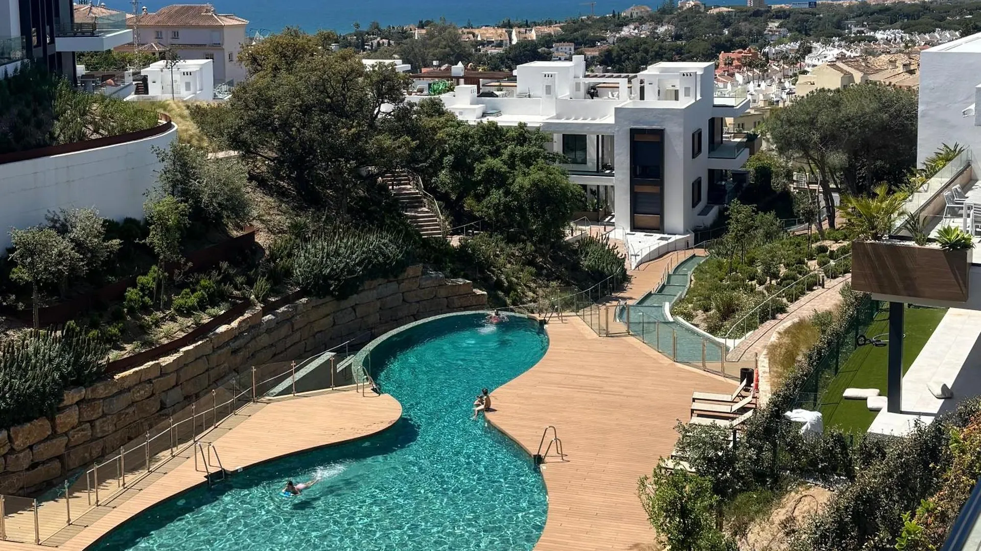公寓 Marbella Dunes Penthouse - Brand New, Splendid Rooftop, Pool & Sea View 西班牙